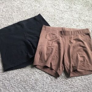 Old Navy Women's Bike Shorts in Black and Brown